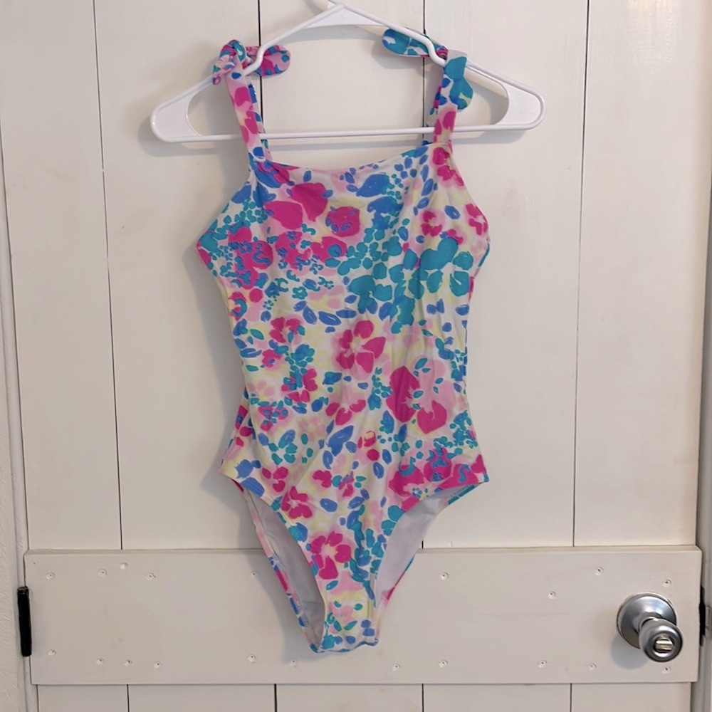 So - Like New Flower One Piece Bathing Suit